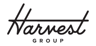 Das Logo zeigt den Schriftzug „Harvest Group“ in schwarzer Schrift, wobei „Harvest“ in Schreibschrift und „GROUP“ darunter in Großbuchstaben geschrieben ist – ein Spiegelbild dessen, wie Riviana Foods und die Harvest Group ihre Präsenz bei Walmart und ihren Umsatz mit Skai ausgebaut haben.