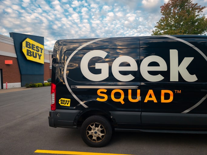 Geek Squad truck outside a Best Buy store