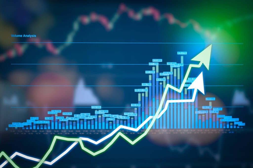 Ein digitales Diagramm zeigt steigende Balkendiagramme und nach oben zeigende Pfeile vor einem unscharfen Hintergrund, die finanzielles Wachstum oder Kursgewinne an der Börse darstellen und die Bedeutung von Omnichannel-Strategien für den Erfolg unterstreichen.